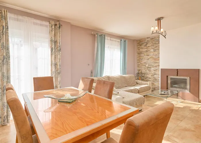 Apartamento ático Con Piscina En Centro *