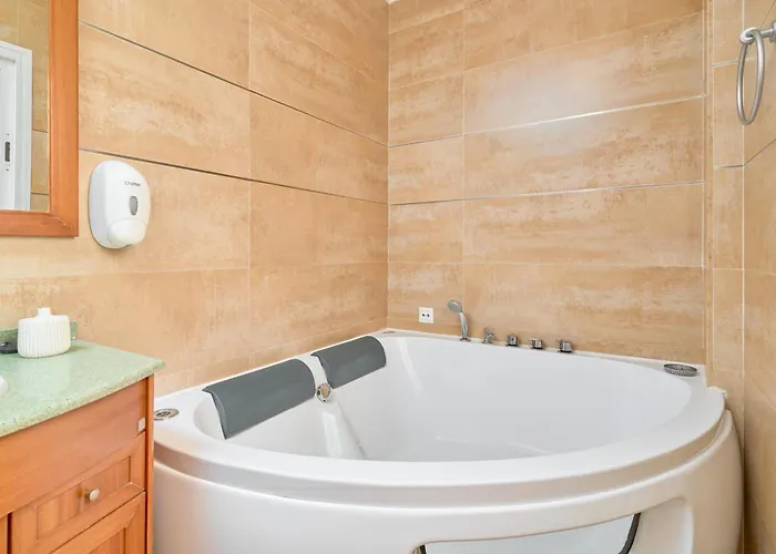 ático Con Piscina En Centro * Nerja