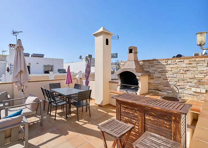 Apartamento ático Con Piscina En Centro Nerja