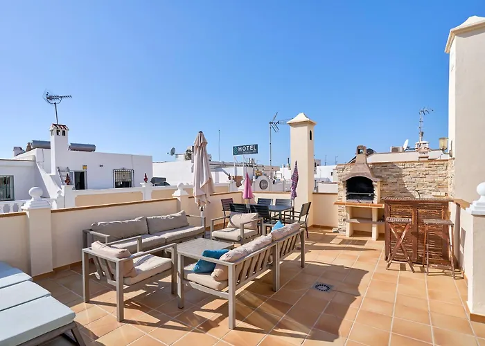 Atico Con Piscina En Centro Nerja