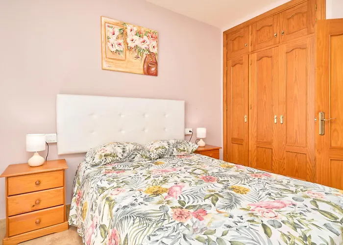 Atico Con Piscina En Centro * نيرخا