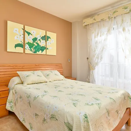 Atico Con Piscina En Centro Nerja